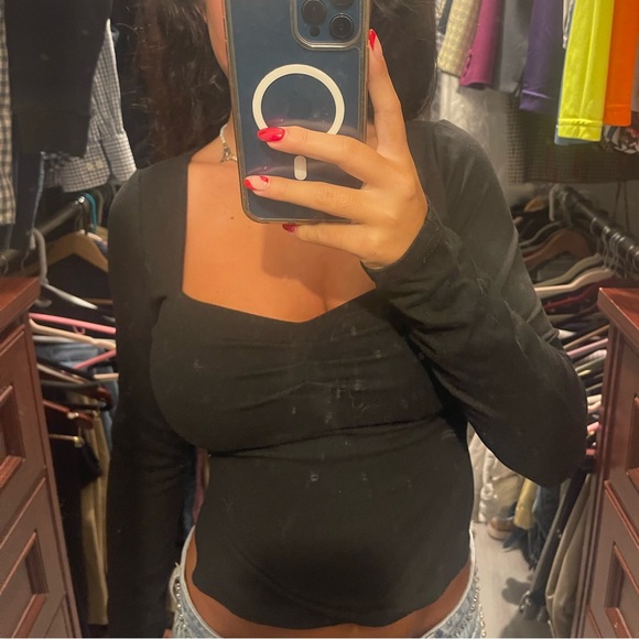 black girly long sleeve - Picture 3 of 3